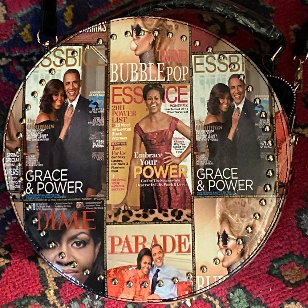 🍃 MICHELLE OBAMA post inauguration vinyl magazine cover purse. New without tag